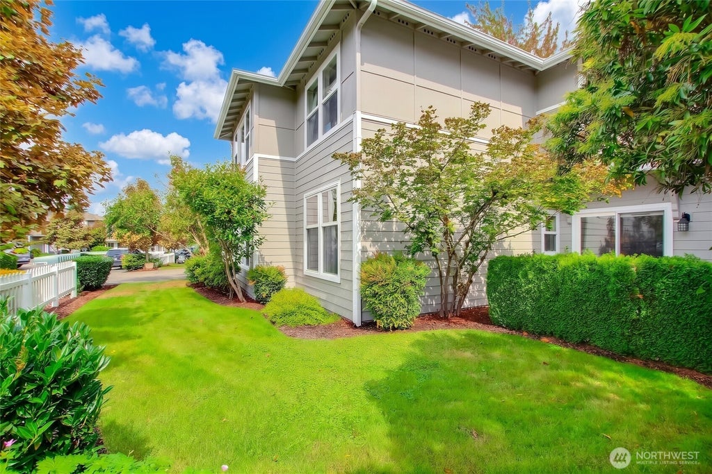 Photo of 22471 SE 38th Terrace #1419, Issaquah, WA 98029 (MLS # 2564876)