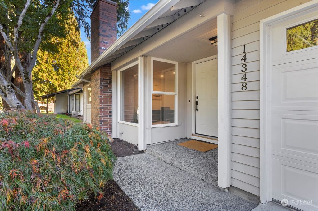 Photo of 14348 117th Avenue NE, Kirkland, WA 98034 (MLS # 2173205)