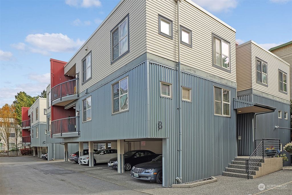 Photo of 9520 1st Avenue NE #B302, Seattle, WA 98115 (MLS # 2218585)