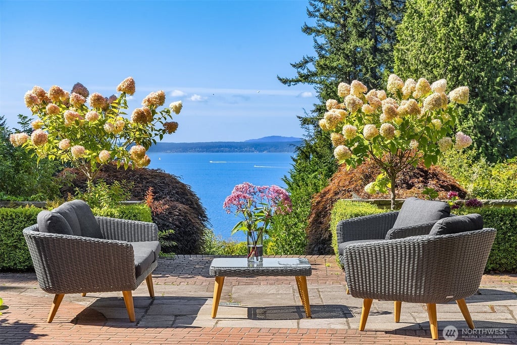 Photo of 72 Olympic Drive NW, Shoreline, WA 98177 (MLS # 2537138)