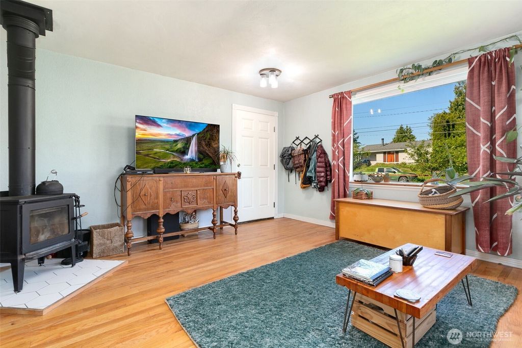 Photo of 11012 2nd Avenue S, Seattle, WA 98168 (MLS # 2368524)