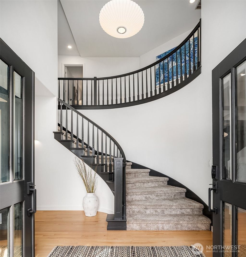 Photo of 1540 204th Avenue NE, Sammamish, WA 98074 (MLS # 2504230)