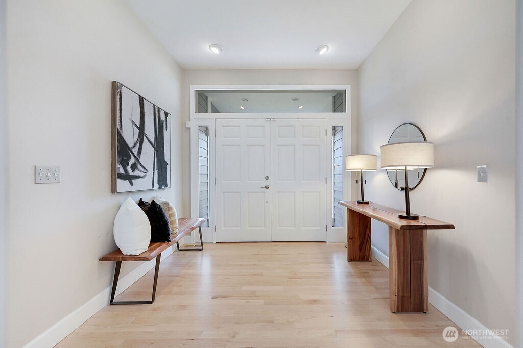 654 9th Court