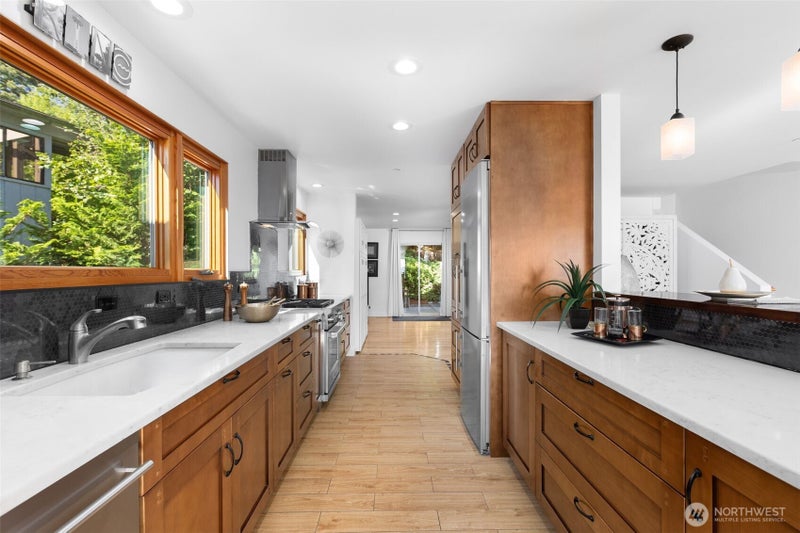 12112 25th Ave SW