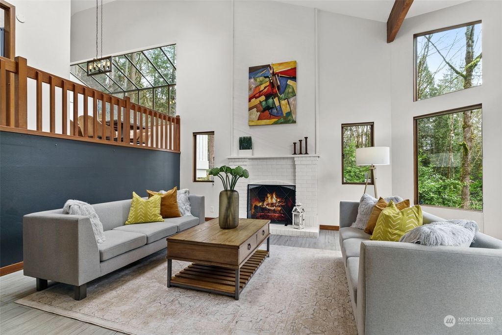 Photo of 24507 SE Mirrormont Boulevard, Issaquah, WA 98027 (MLS # 2059740)