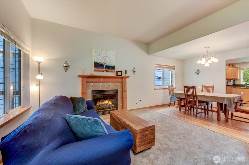 806 Darwins Way