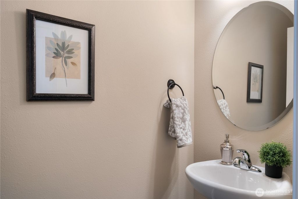 Photo of 26933 223rd Lane SE, Maple Valley, WA 98038 (MLS # 2368995)
