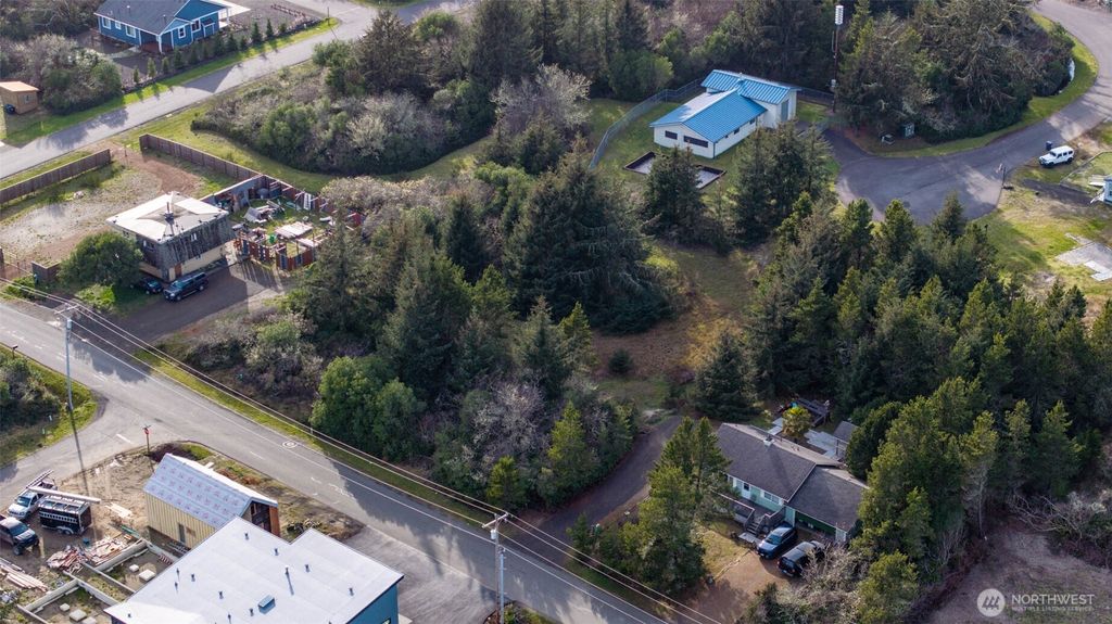 Photo of 955 Tonquin Avenue SW, Ocean Shores, WA 98569 (MLS # 2459849)