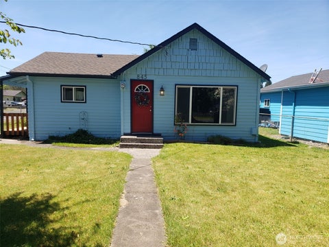 Photo of 845 SW 3rd. Avenue, Castle Rock, WA 98611 (MLS # 2539060)