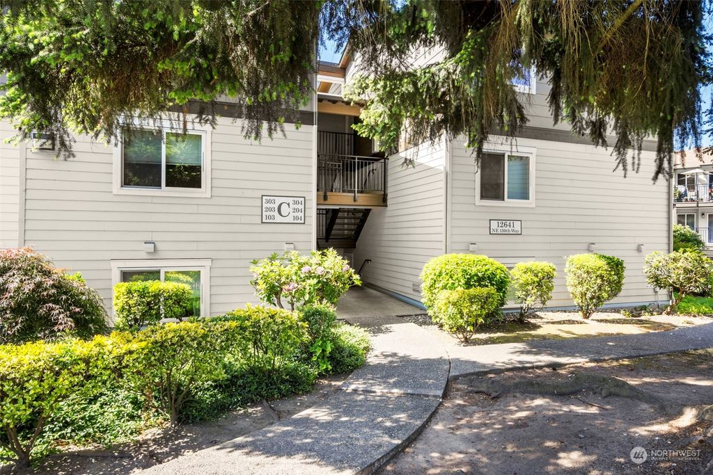 Photo of 12641 NE 130th Way #C203, Kirkland, WA 98034 (MLS # 2125894)