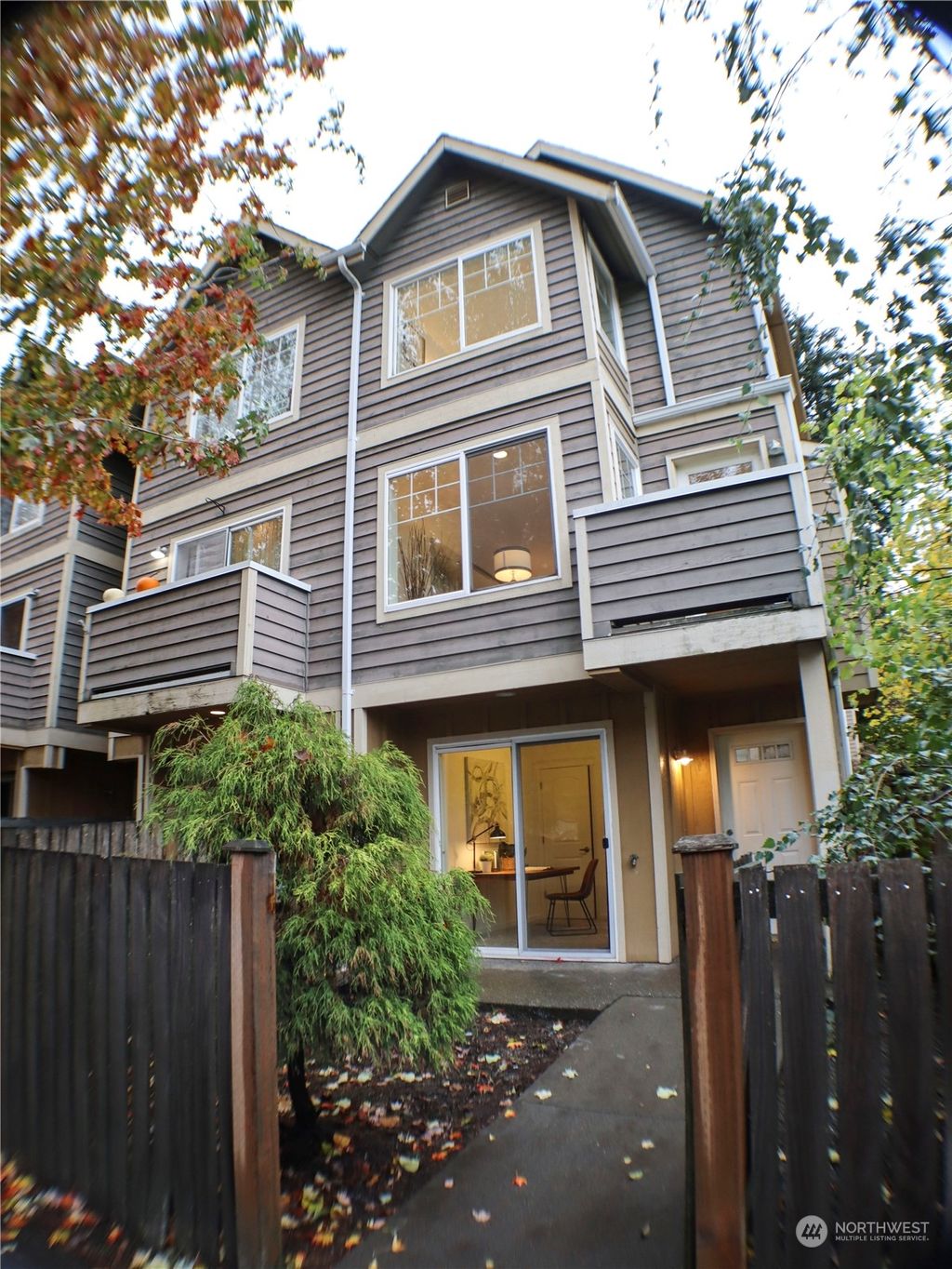 Photo of 13800 Greenwood Avenue N, Seattle, WA 98133 (MLS # 2015677)