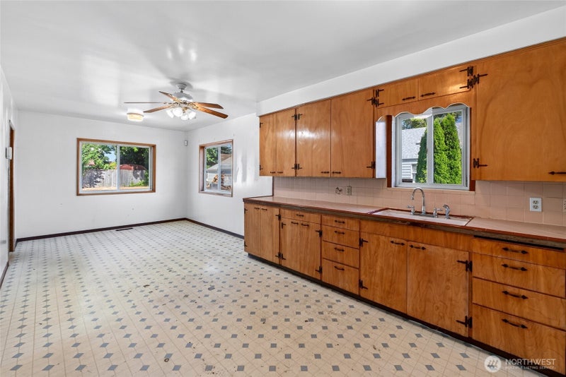 1323 E 56th Street