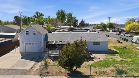 Photo of 1602 W Fern Drive, Moses Lake, WA 98837 (MLS # 2518645)
