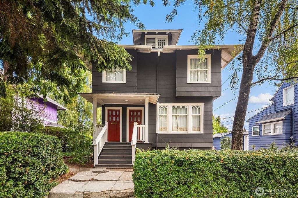 Photo of 914 23rd Avenue E, Seattle, WA 98112 (MLS # 2401613)