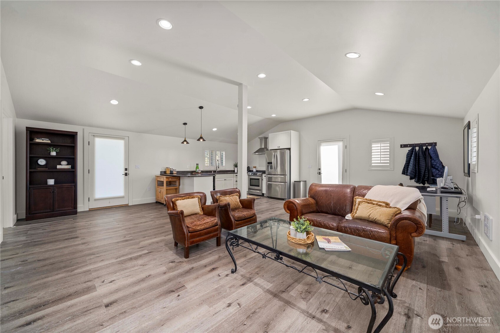 Redmond, Washington 98053, United States, 6 Bedrooms Bedrooms, ,4 BathroomsBathrooms,Residential,Active,86361