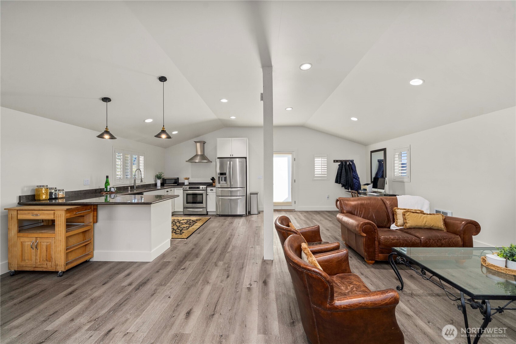 Redmond, Washington 98053, United States, 6 Bedrooms Bedrooms, ,4 BathroomsBathrooms,Residential,Active,86361