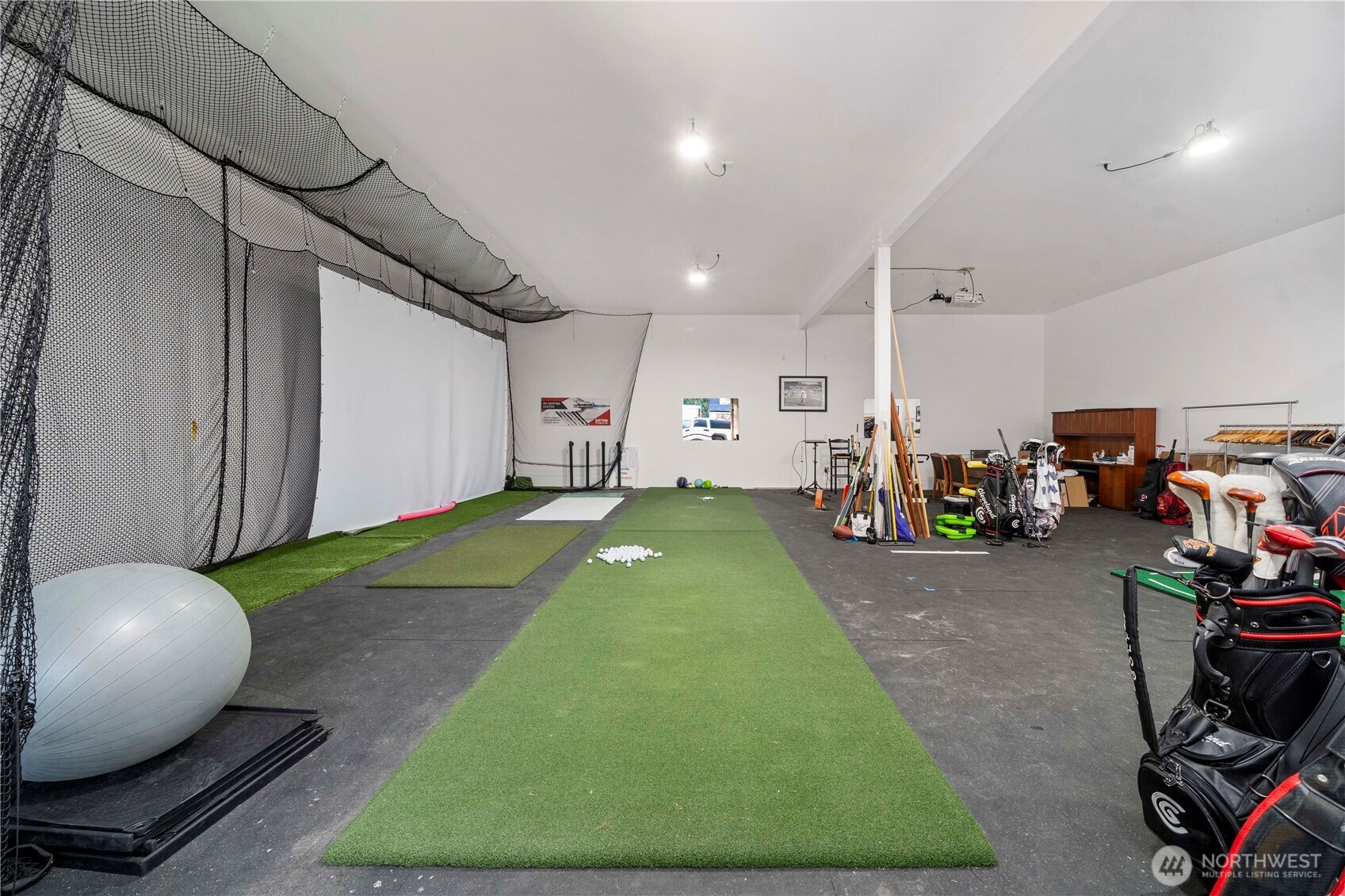 Redmond, Washington 98053, United States, 6 Bedrooms Bedrooms, ,4 BathroomsBathrooms,Residential,Active,86361