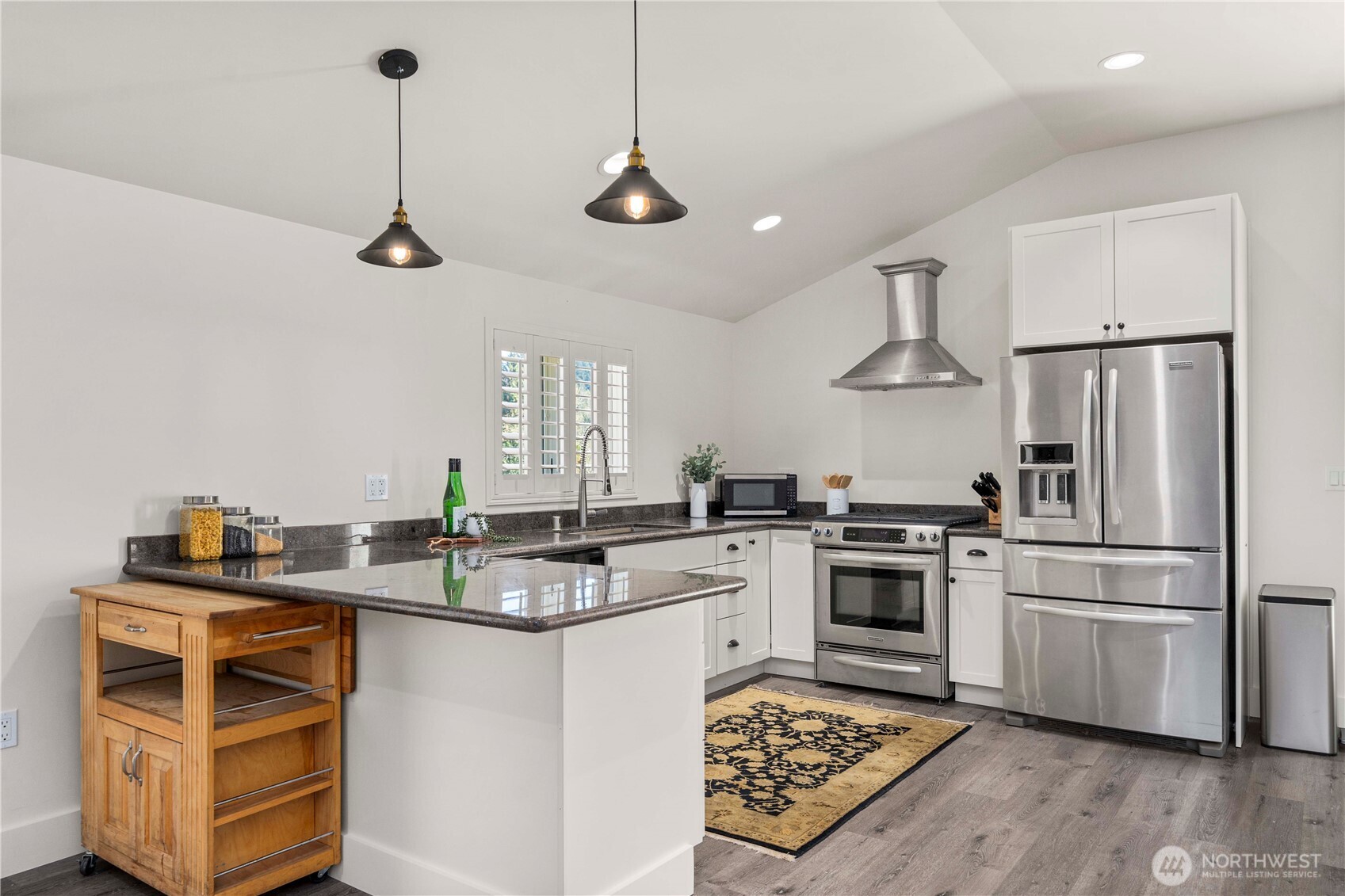 Redmond, Washington 98053, United States, 6 Bedrooms Bedrooms, ,4 BathroomsBathrooms,Residential,Active,86361