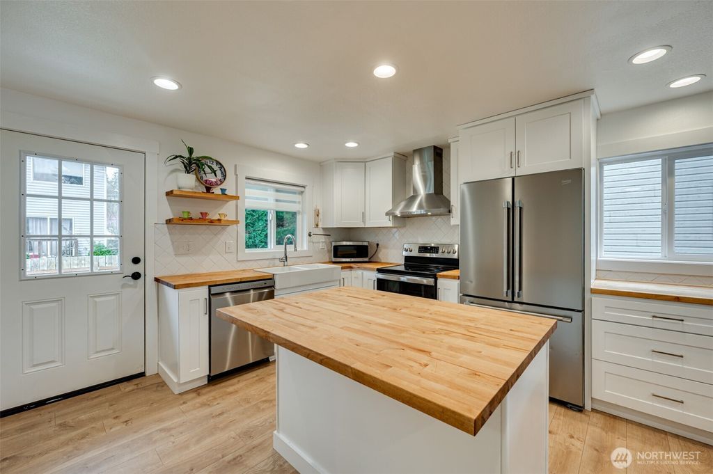 Photo of 2065 Cimerron Street, Woodland, WA 98674 (MLS # 2491596)