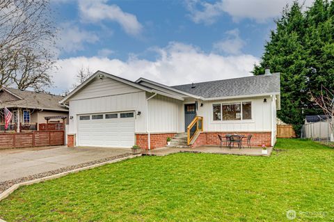Photo of 2065 Cimerron Street, Woodland, WA 98674 (MLS # 2491596)