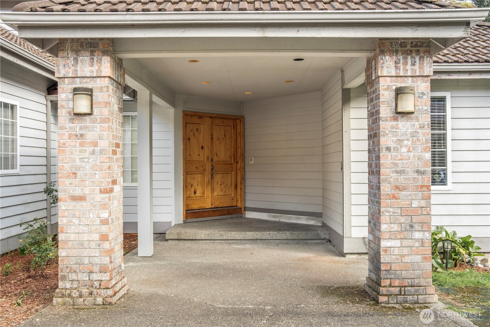 515 63rd Avenue Ct NE