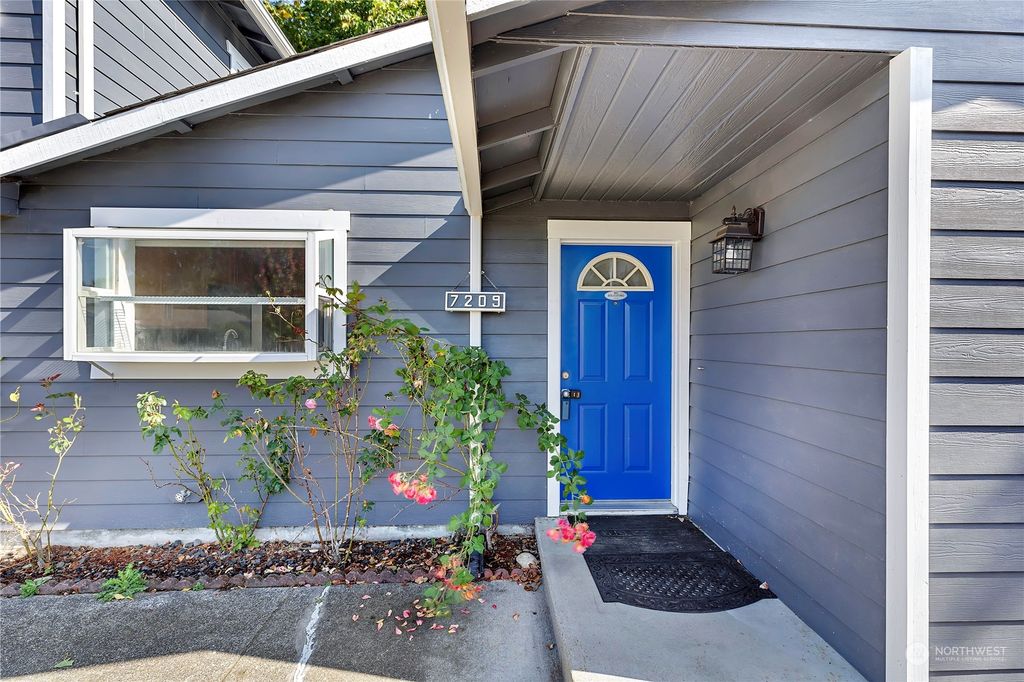 Photo of 7209 6th Avenue W, Everett, WA 98203 (MLS # 2167461)