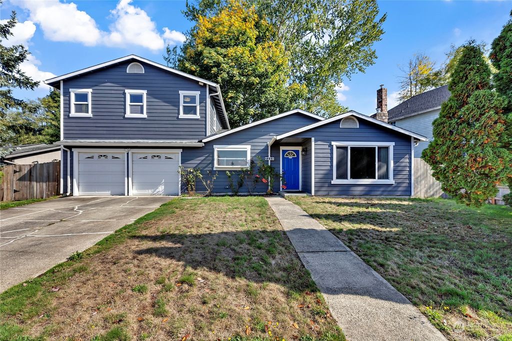 Photo of 7209 6th Avenue W, Everett, WA 98203 (MLS # 2167461)
