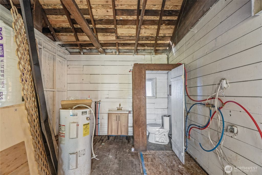Photo of 901 W Market Street, Aberdeen, WA 98520 (MLS # 2517613)