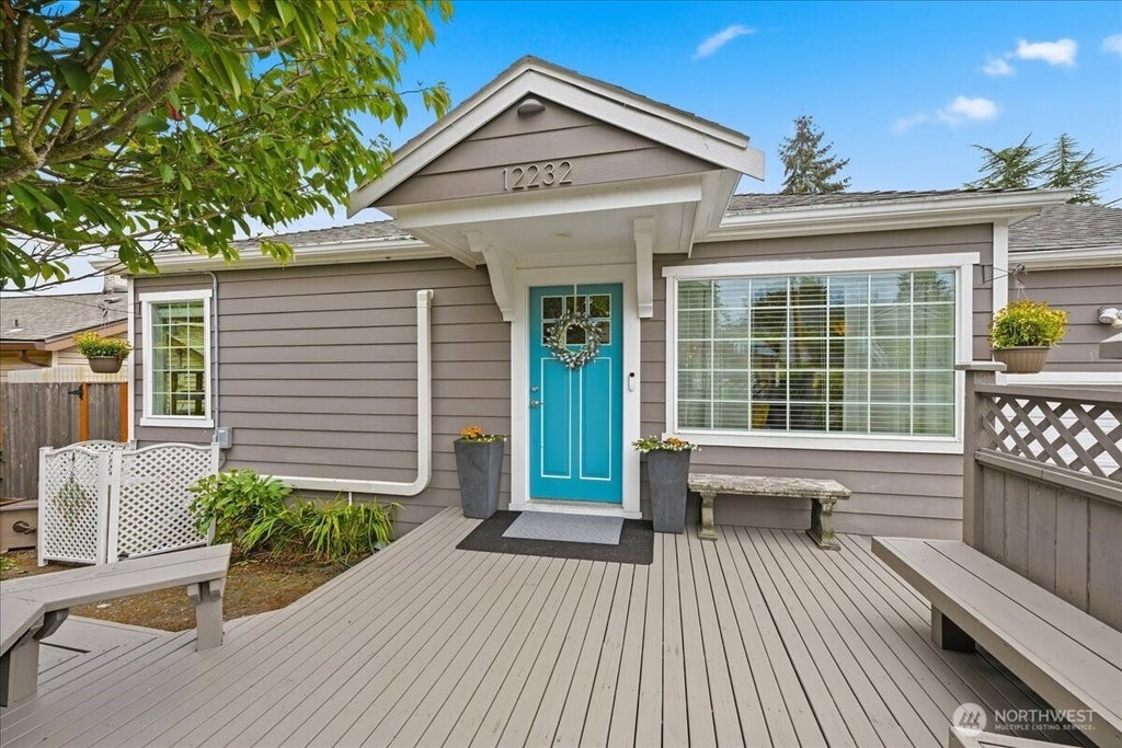 Photo of 12232 Fremont Avenue N, Seattle, WA 98133 (MLS # 2576240)