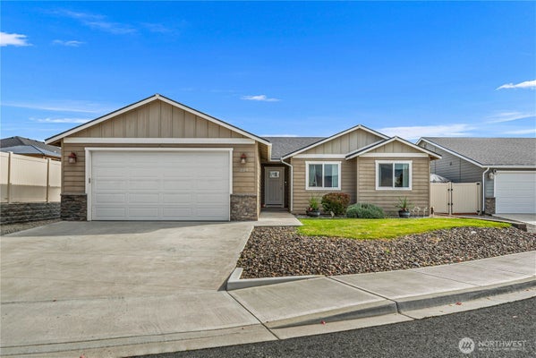 229 S MYSTICAL AVE, EAST WENATCHEE, WA 98802 - Image a04a82d3322a3db0fa627eb474c6da0d/2147281785