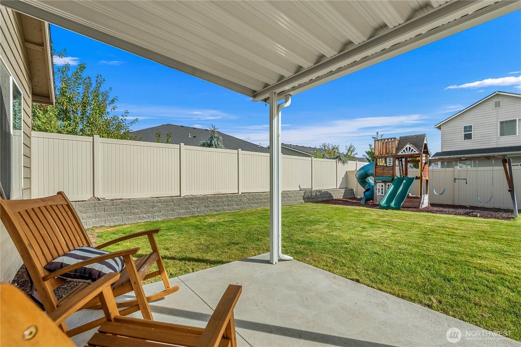 Photo of 229 S Mystical Avenue, East Wenatchee, WA 98802 (MLS # 2589165)