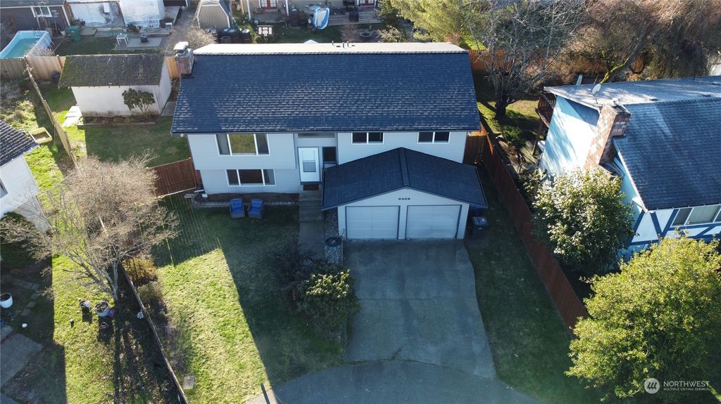 Photo of 6006 99th Place NE, Marysville, WA 98270 (MLS # 2190078)
