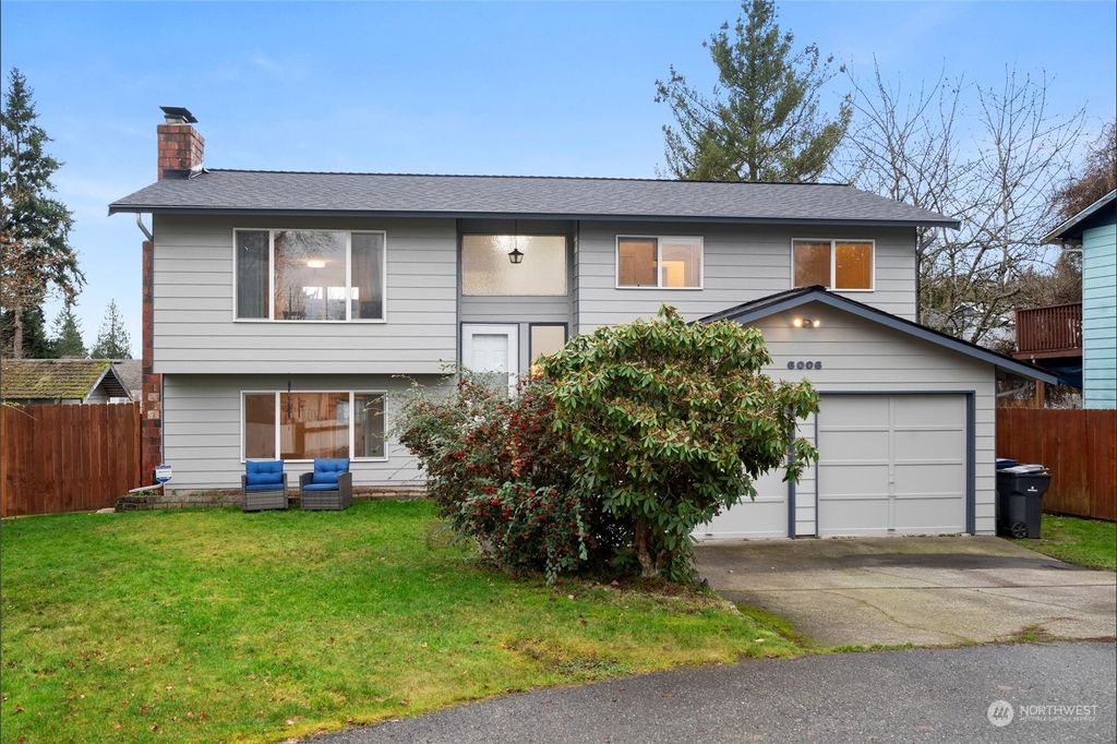 Photo of 6006 99th Place NE, Marysville, WA 98270 (MLS # 2190078)
