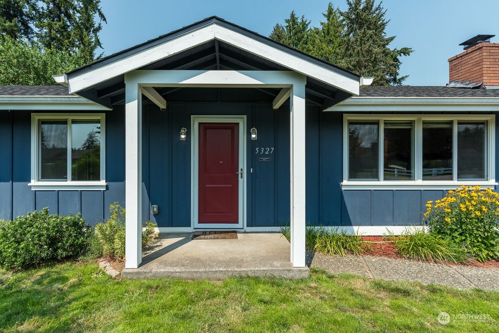 Photo of 5327 91st Street NE, Marysville, WA 98270 (MLS # 2275176)