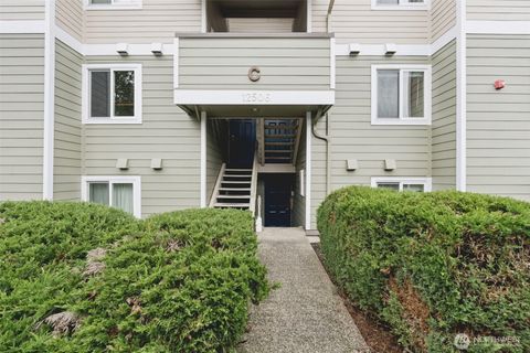 Photo of 12506 NE 142nd Lane #C204, Kirkland, WA 98034 (MLS # 2487499)