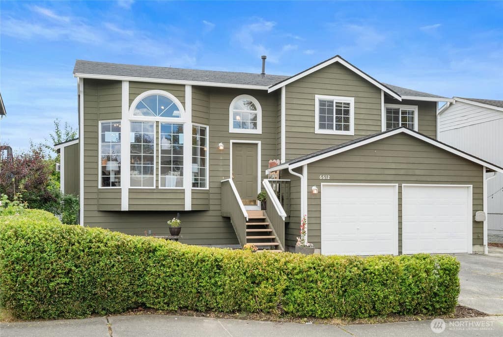 Photo of 6612 94th Street NE, Marysville, WA 98270 (MLS # 2510424)