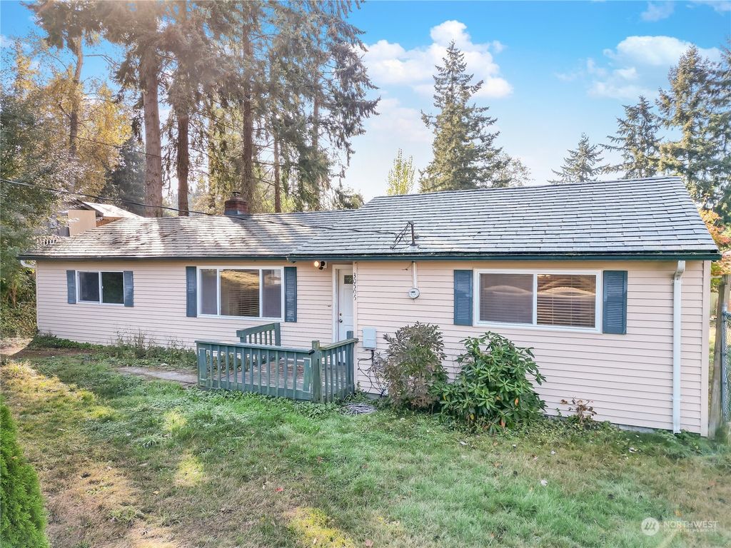 Photo of 30506 12th Place SW, Federal Way, WA 98032 (MLS # 2040373)
