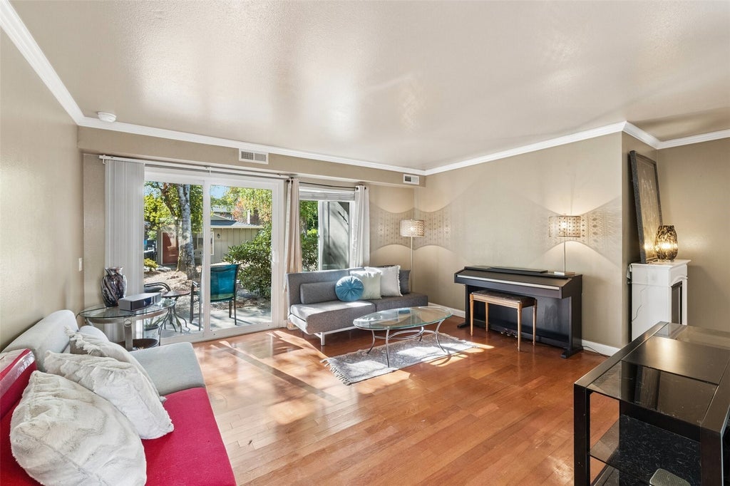 Photo of 5029 84th Street SW #405, Mukilteo, WA 98275 (MLS # 2596035)