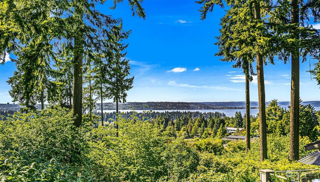 Photo of 9516 NE 26th Street, Clyde Hill, WA 98004 (MLS # 2216492)