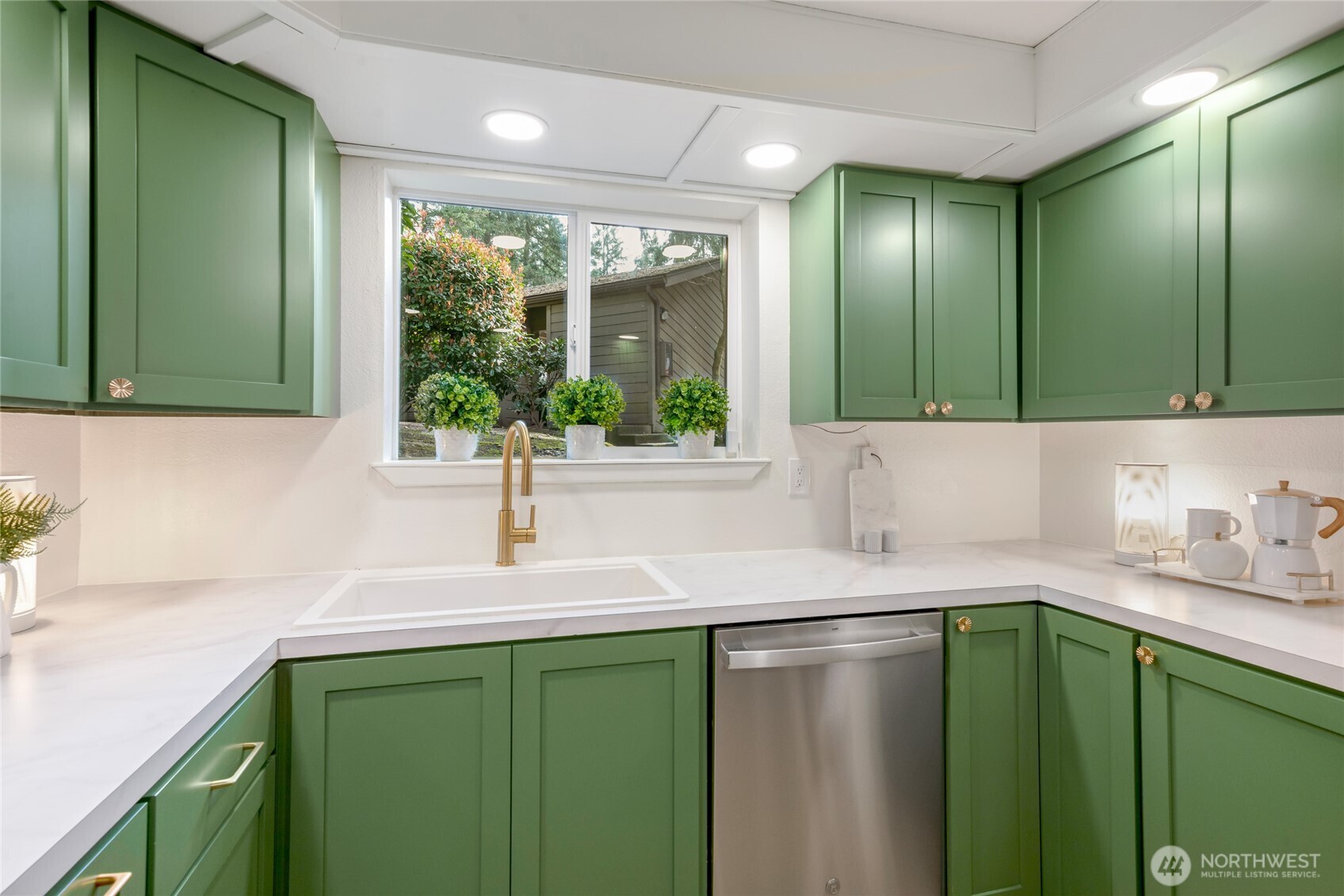 19123 Ballinger Way NE 102