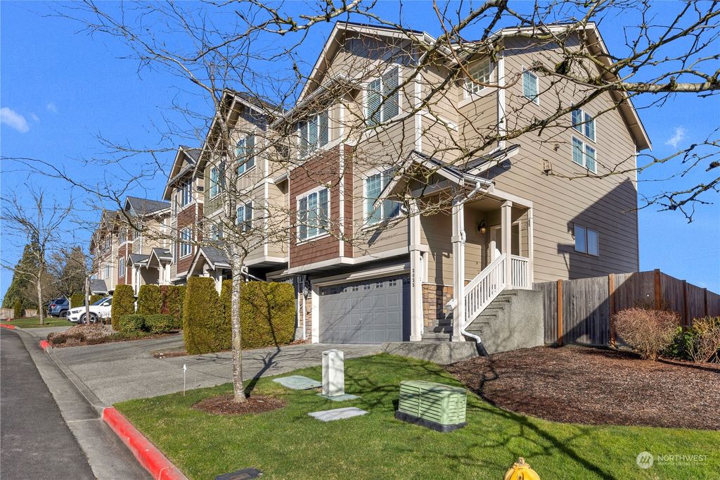 Photo of 3035 Belmonte Lane, Everett, WA 98201 (MLS # 2328519)