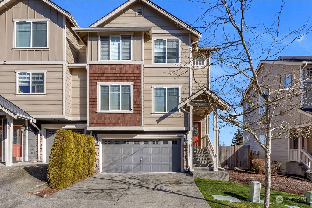 Photo of 3035 Belmonte Lane, Everett, WA 98201 (MLS # 2328519)