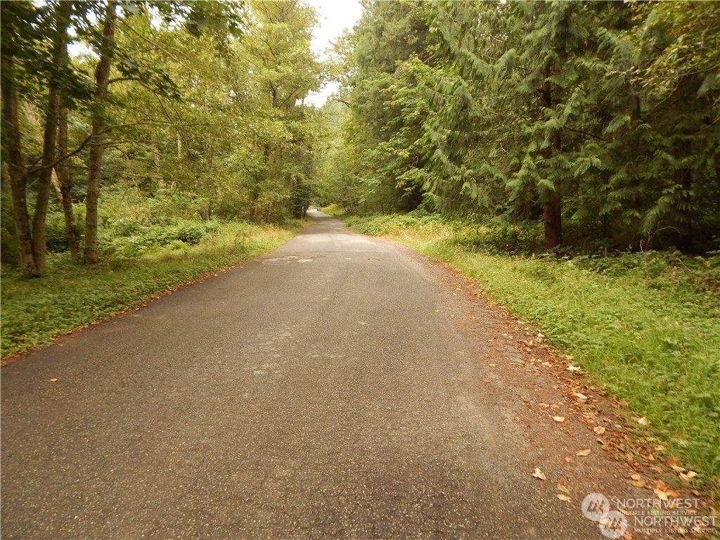 Photo of 11912 198th Avenue SE, Issaquah, WA 98027 (MLS # 2322445)