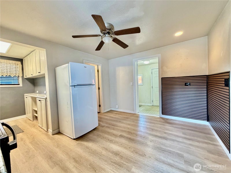414 S 4th St.