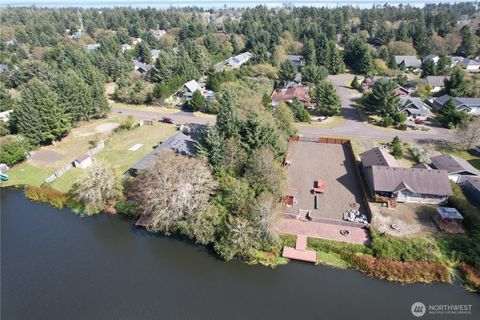 697 Island Circle SE Ocean Shores WA 98569