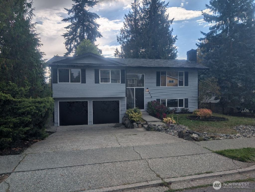 Photo of 4010 191st ST SW St, Lynnwood, WA 98036 (MLS # 2400946)