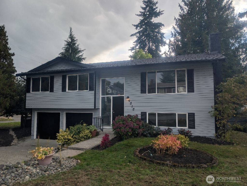 Photo of 4010 191st ST SW St, Lynnwood, WA 98036 (MLS # 2400946)
