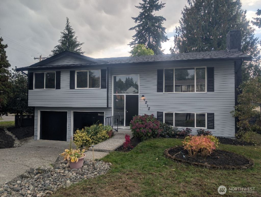 Photo of 4010 191st ST SW St, Lynnwood, WA 98036 (MLS # 2400946)