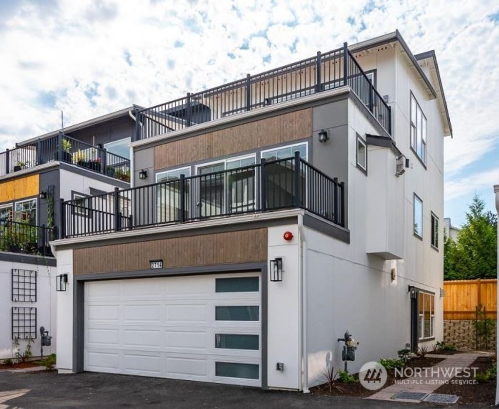 Photo of 2714 151st Street SW, Lynnwood, WA 98087 (MLS # 1998290)