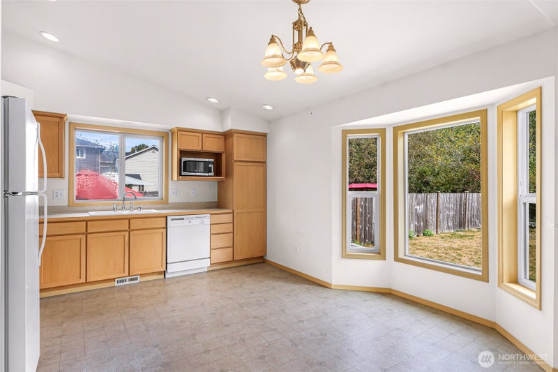 7536 Clamdigger Drive